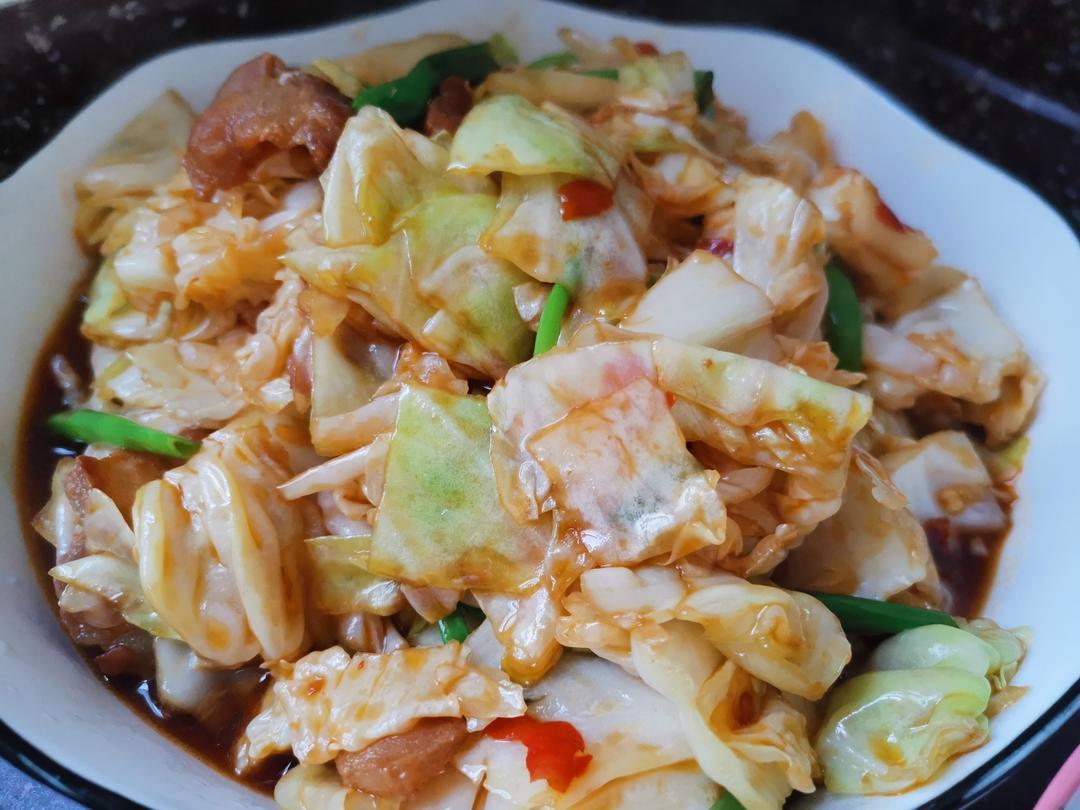 五花肉炒包菜