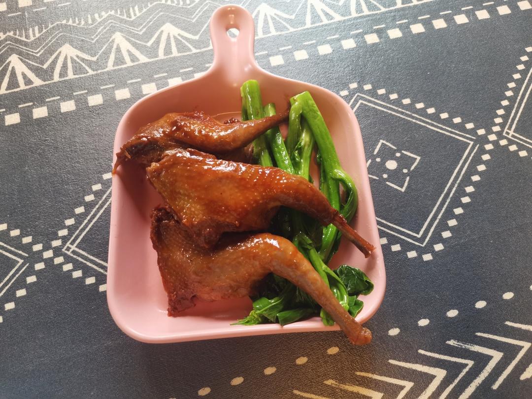 叉烧酱电饭煲焗白鸽腿