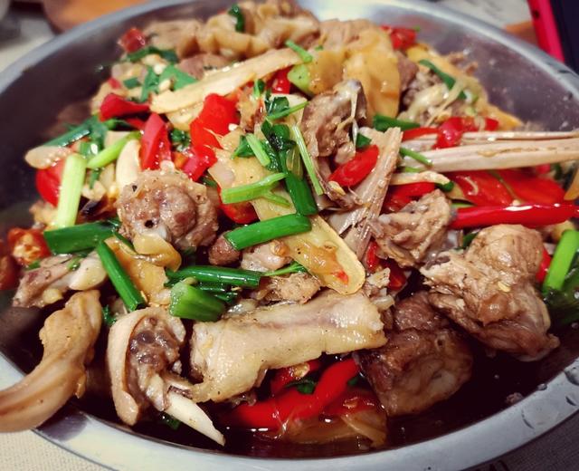 酸笋焖鸭的做法