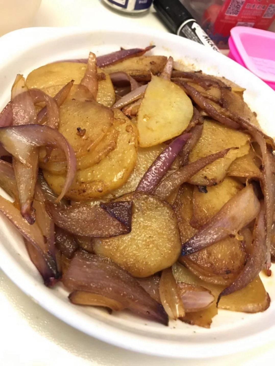 土豆炒洋葱