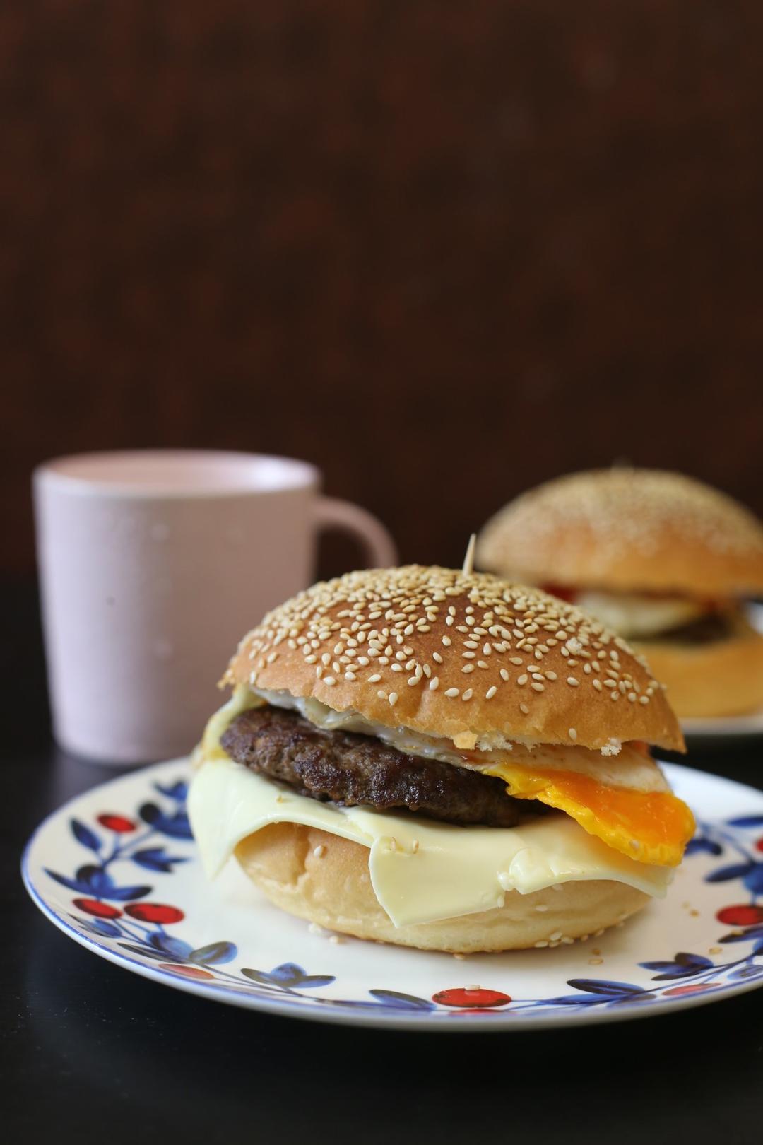 做了10000个汉堡胚后，我来教你最简单的做法