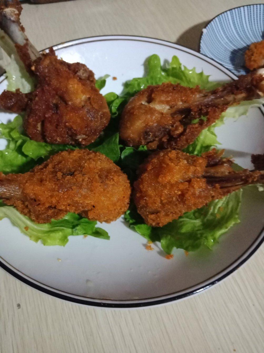 面包糠炸鸡腿（可以和肯德基相媲美的炸鸡腿）
