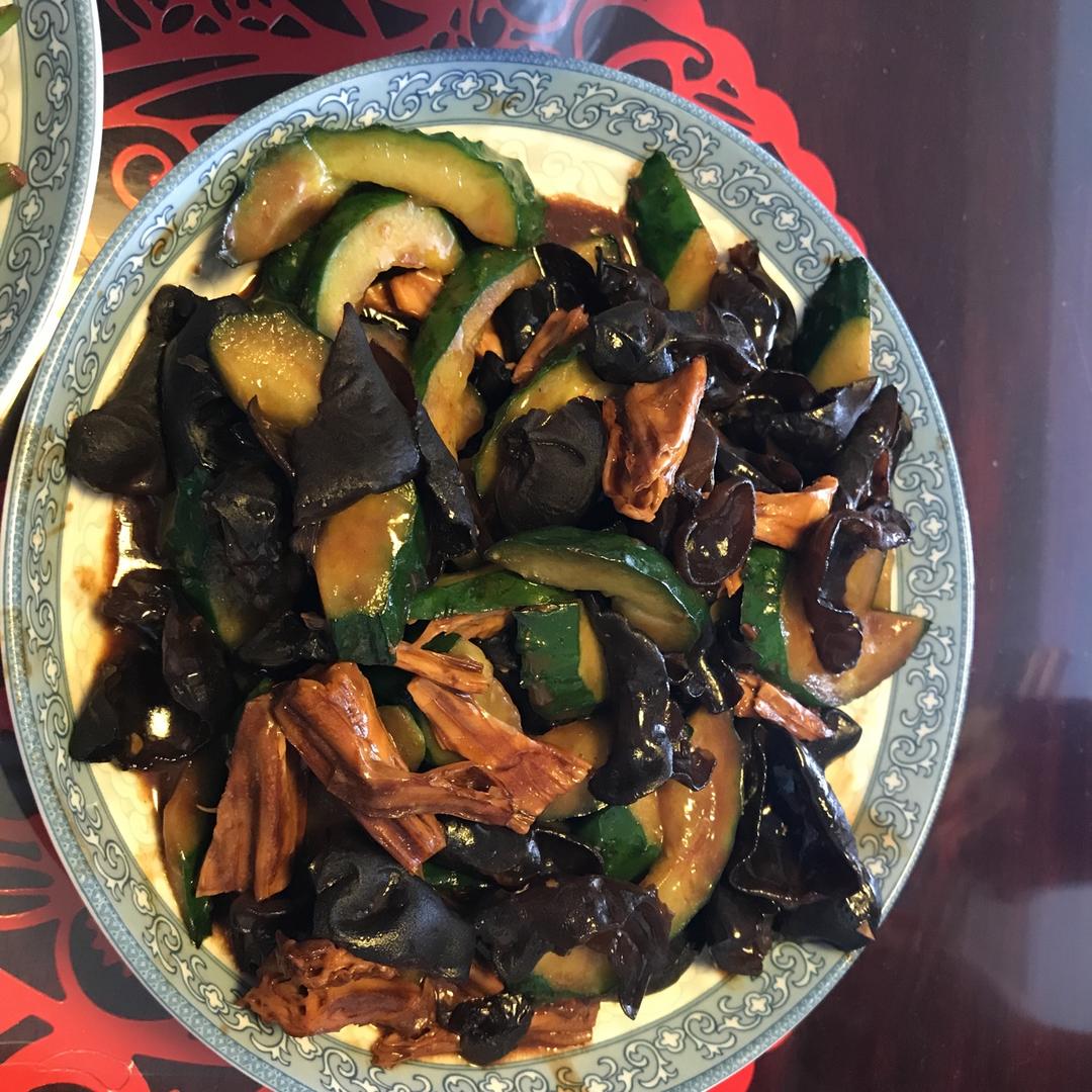 腐竹木耳黄瓜炒