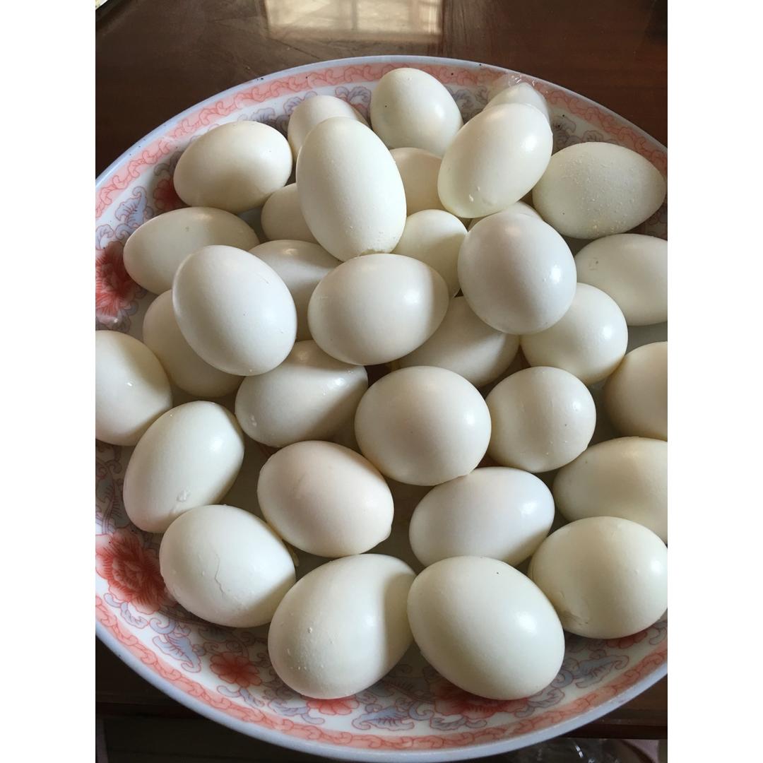 牛奶炖鸽蛋