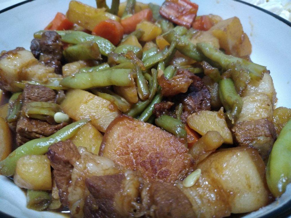 马铃薯炖肉