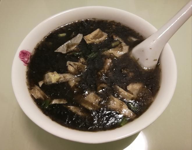 补钙食谱之一:  腐竹紫菜肉丝汤的做法