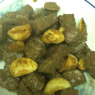 黑蒜子牛肉粒