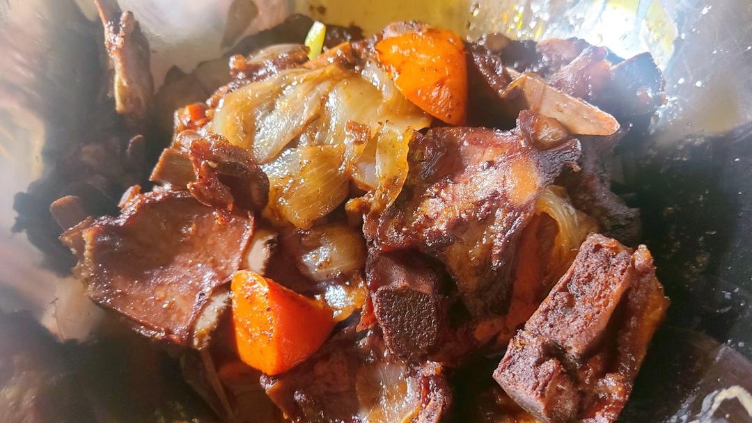 迷迭香红酒炖小羊肉