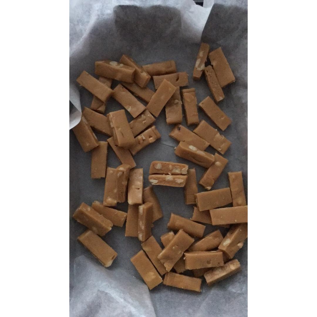 比牛轧糖还要好吃的花生太妃糖（消耗淡奶油）