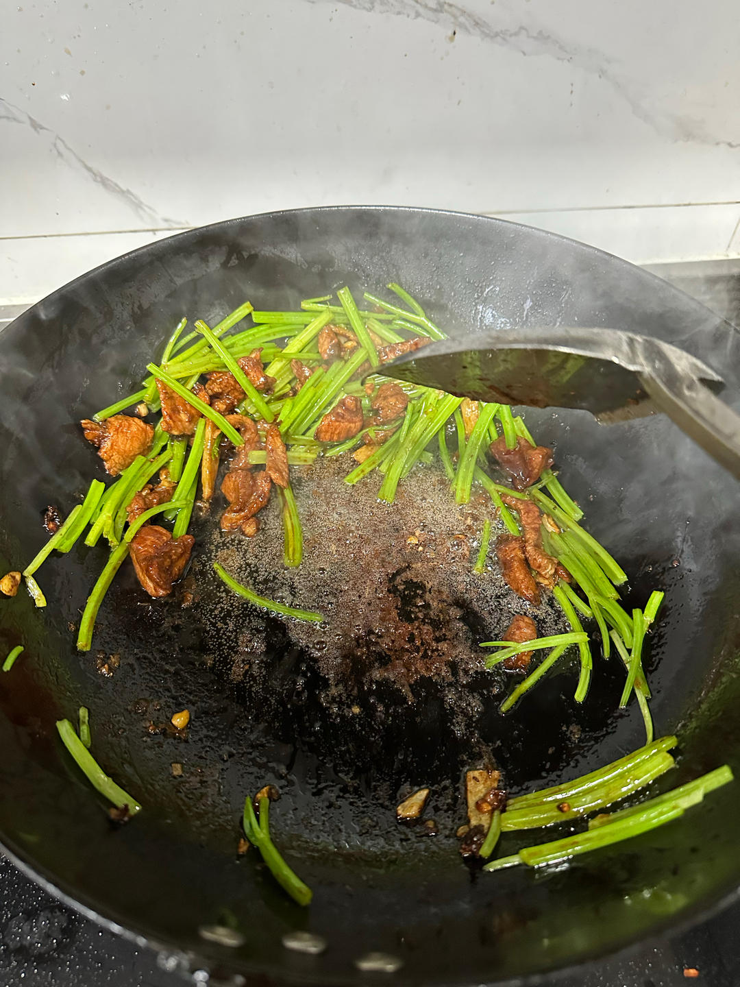芹菜炒肉