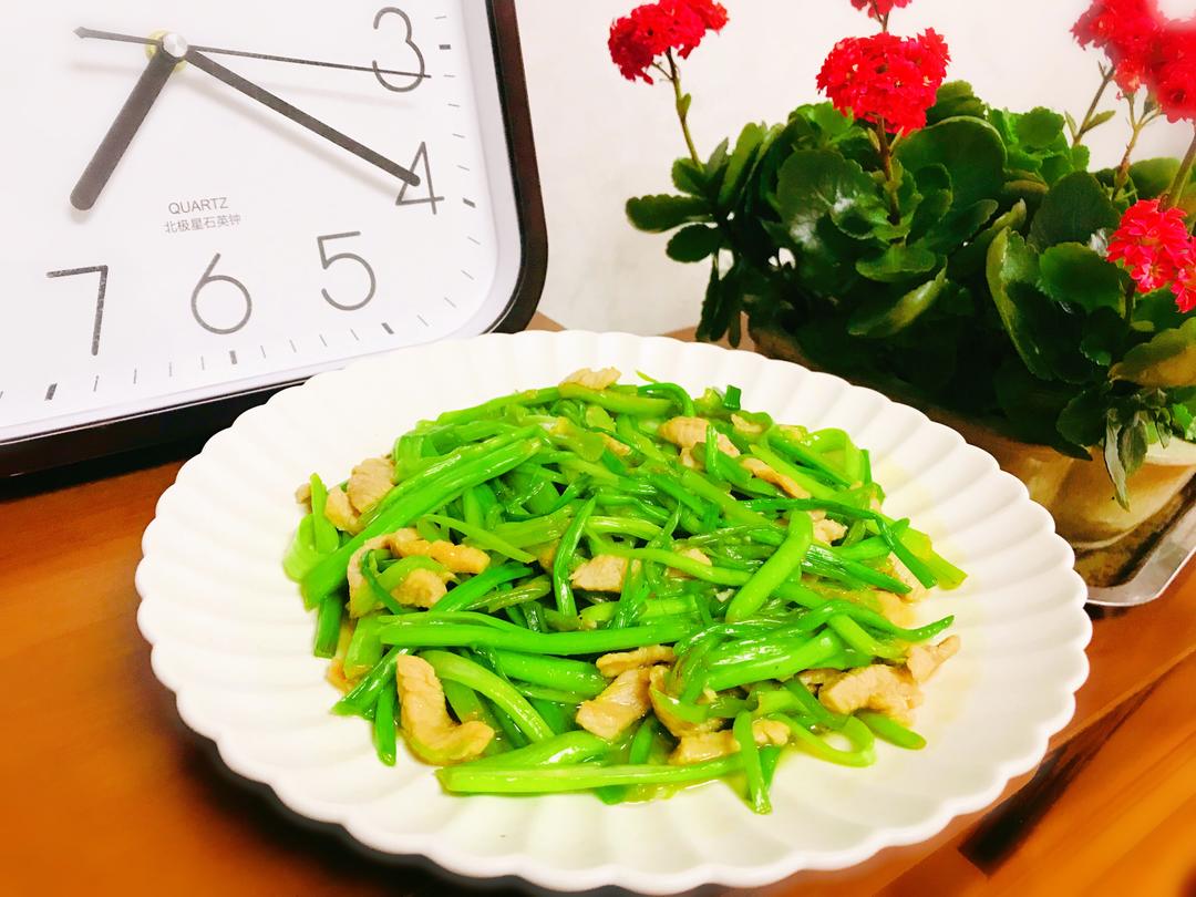 水芹炒肉丝的做法