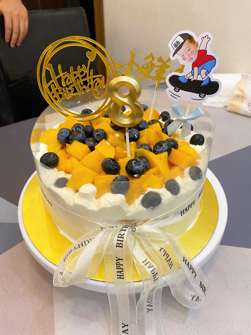 新手必成8寸生日蛋糕（详细多图干货经验分享，解决戚风蛋糕塌陷，奶油饰面涂不好，烤箱温度不好掌握等各种问题）
