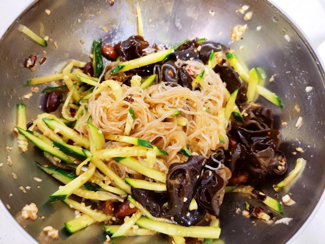 凉拌黄瓜粉丝的做法