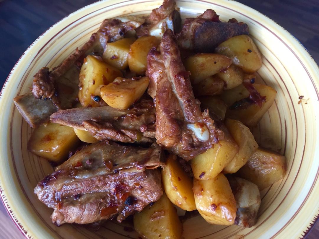 川味土豆烧排骨