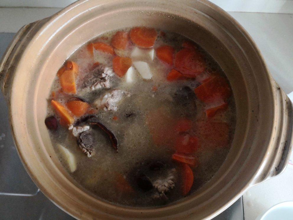 厨师长教你：“山药排骨汤”的家常做法，营养又美味