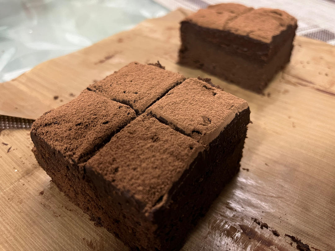 双重浓郁口感的🍫生巧布朗尼