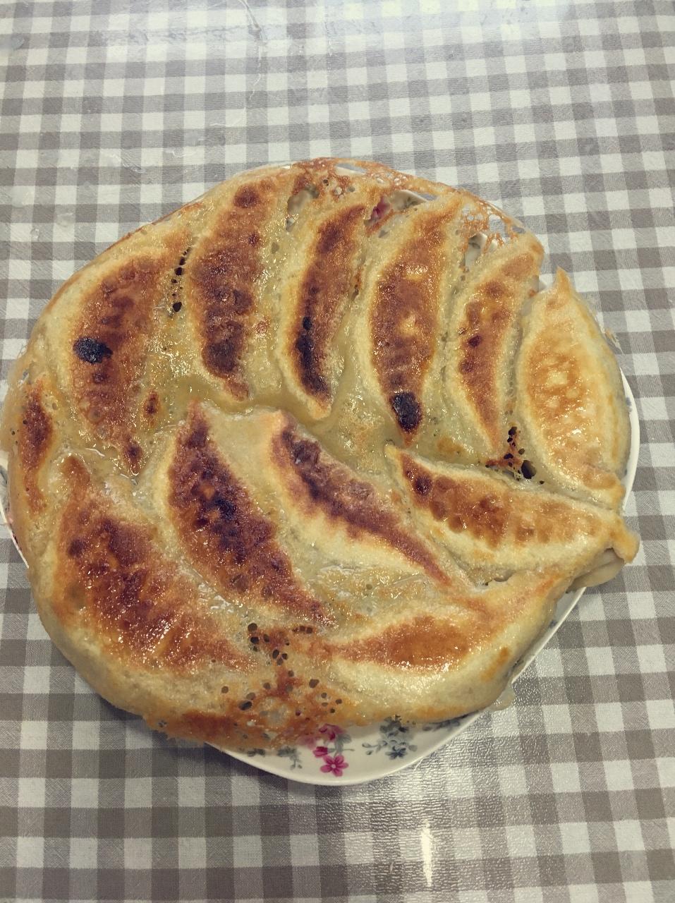 三鲜锅贴 Fried Dumplings