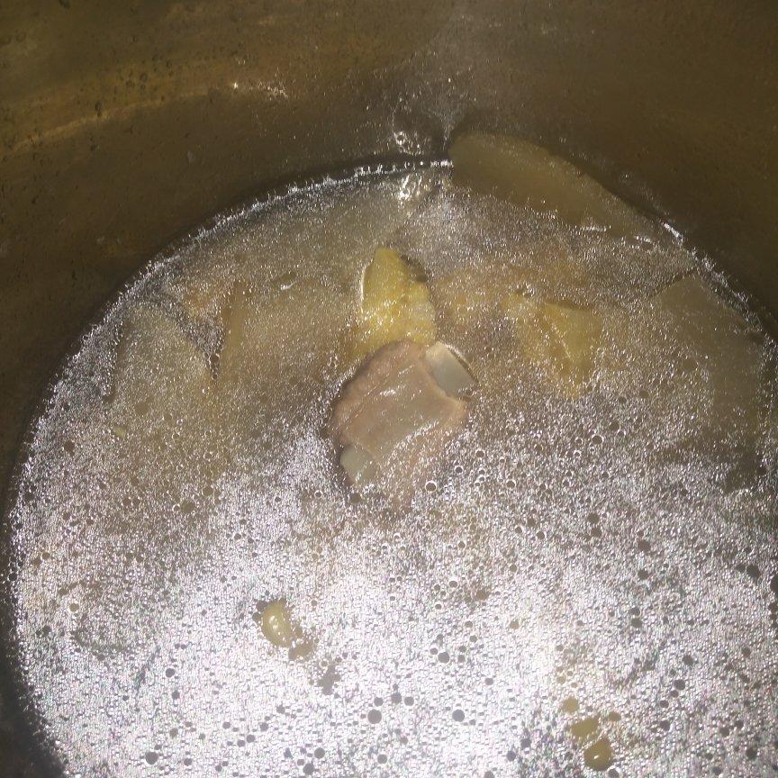 玉米山药胡萝卜排骨汤