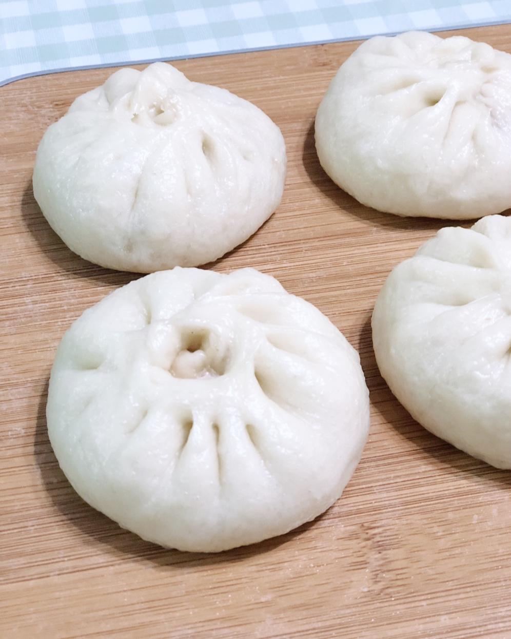 包子 鲜肉包子 淘淘滴嘛嘛做的鲜肉包子 赞 面粉,猪肉(最好要带点肥肉