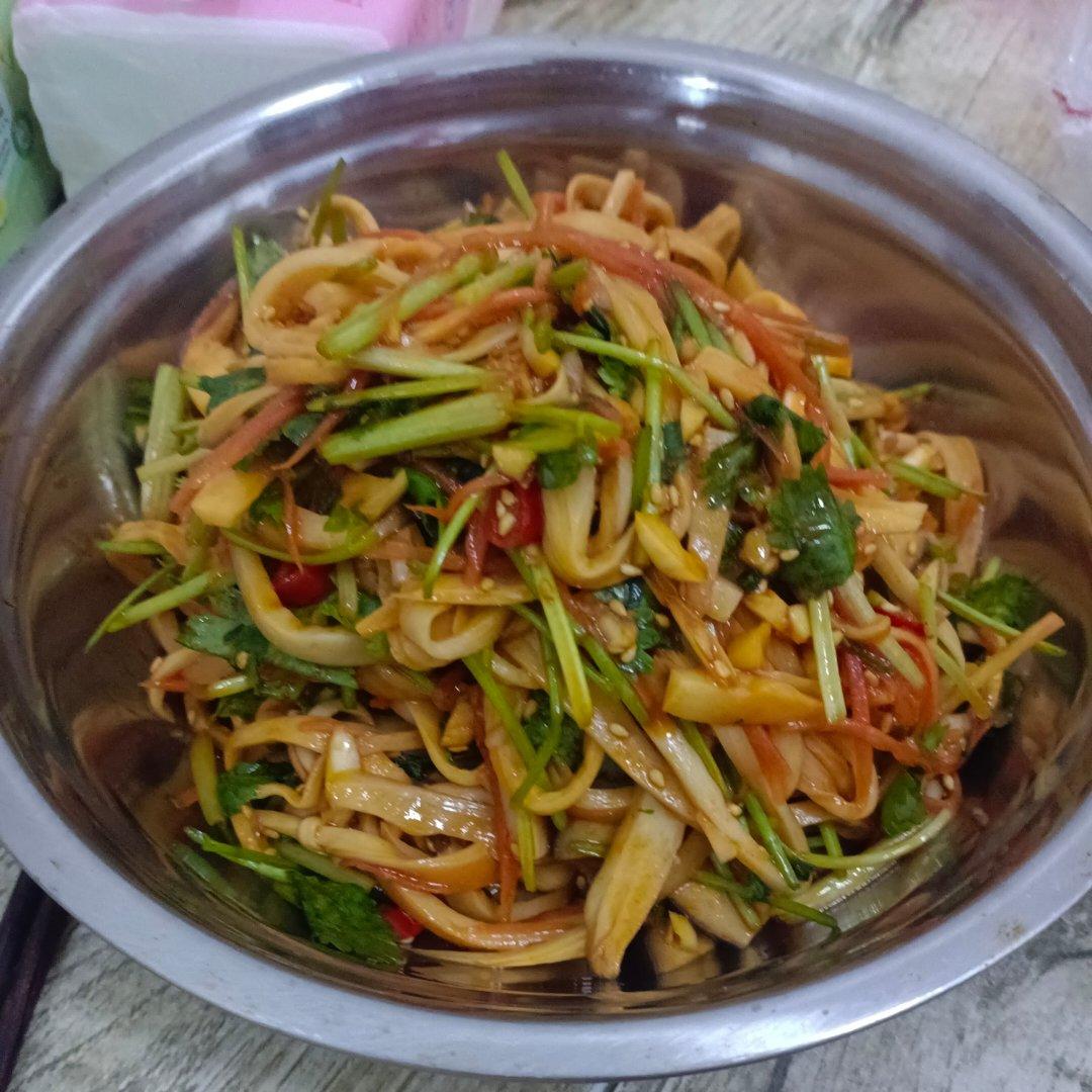 比肉还好吃的【手撕凉拌杏鲍菇】，上桌扫光光