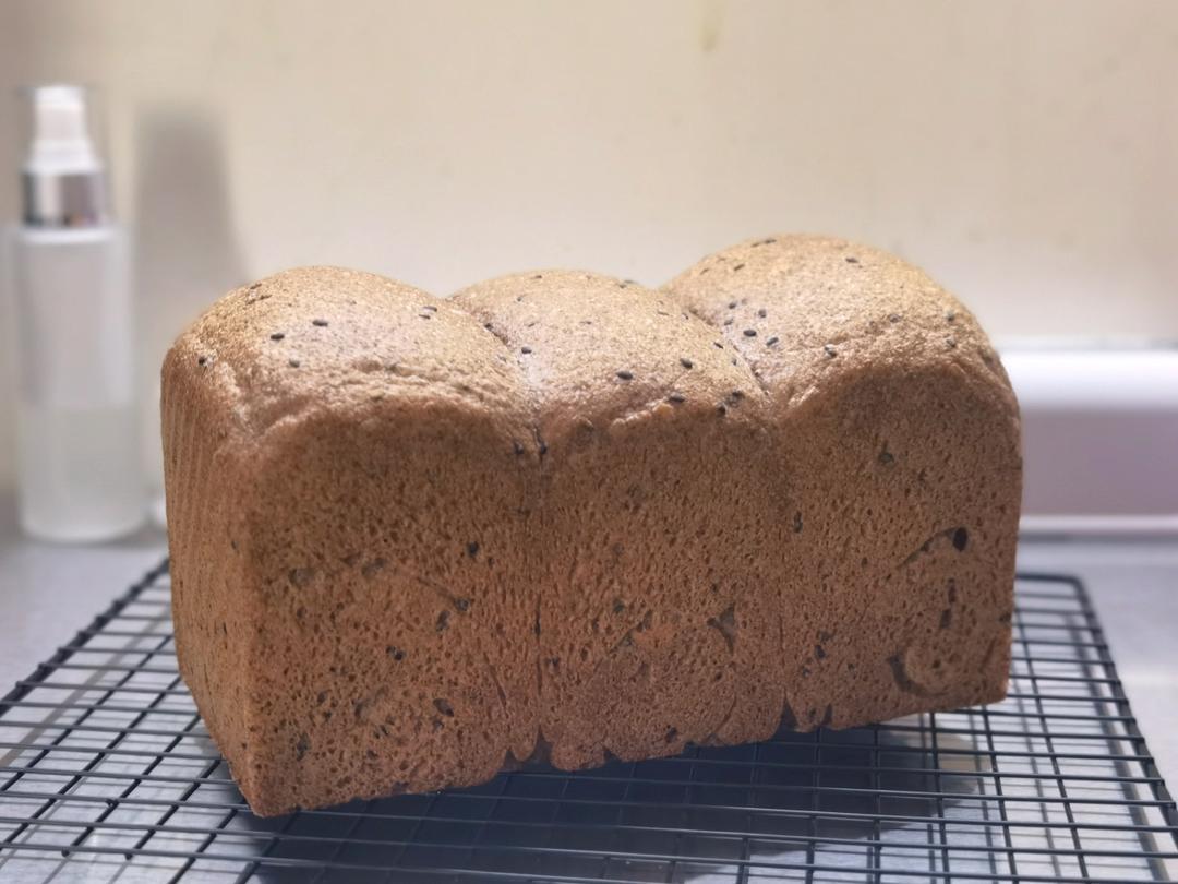 65%全麦吐司 王后粗麸/粗粒全麦粉 无奶低糖低油也可以很松软的粗粒全麦吐司