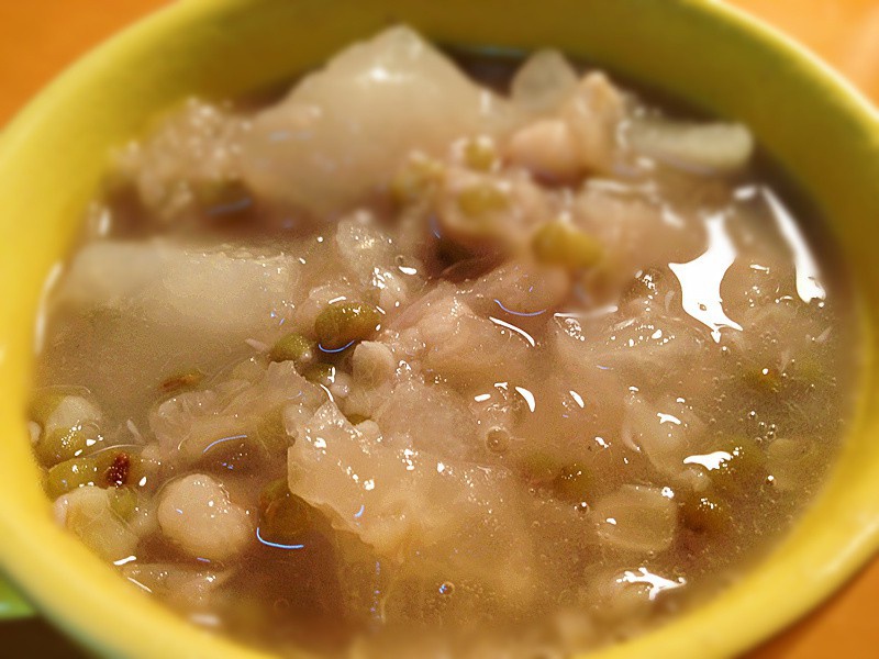 冰糖梨子银耳羹