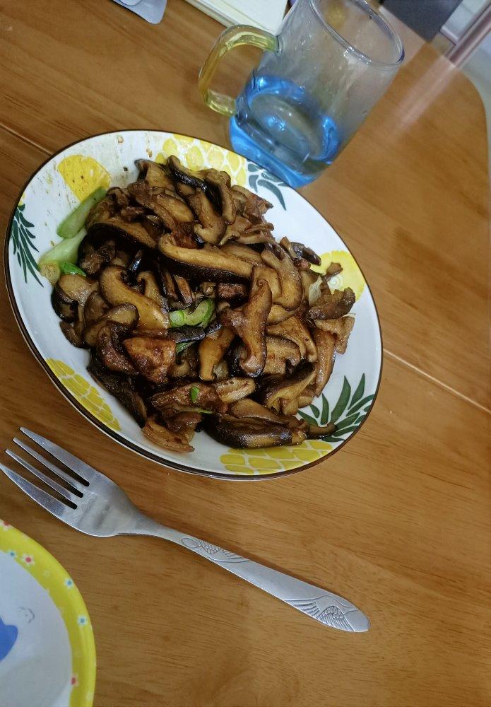香菇炒肉