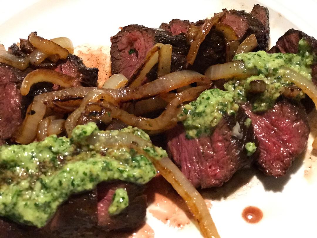 厚裙牛排配阿根廷青酱（Hanger Steak with Chimichurri Sauce）的做法 步骤12