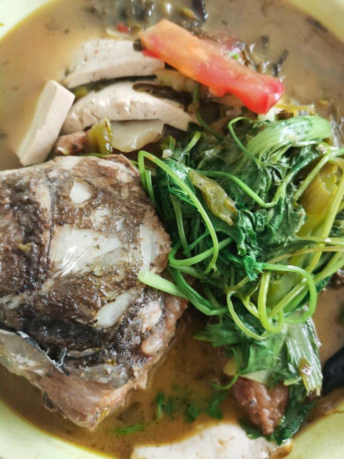 鱼头豆腐汤