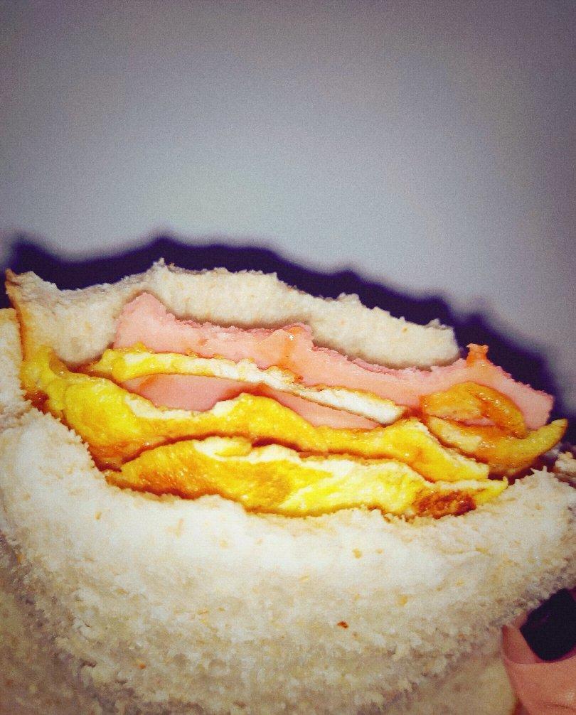 火腿芝士蛋三文治