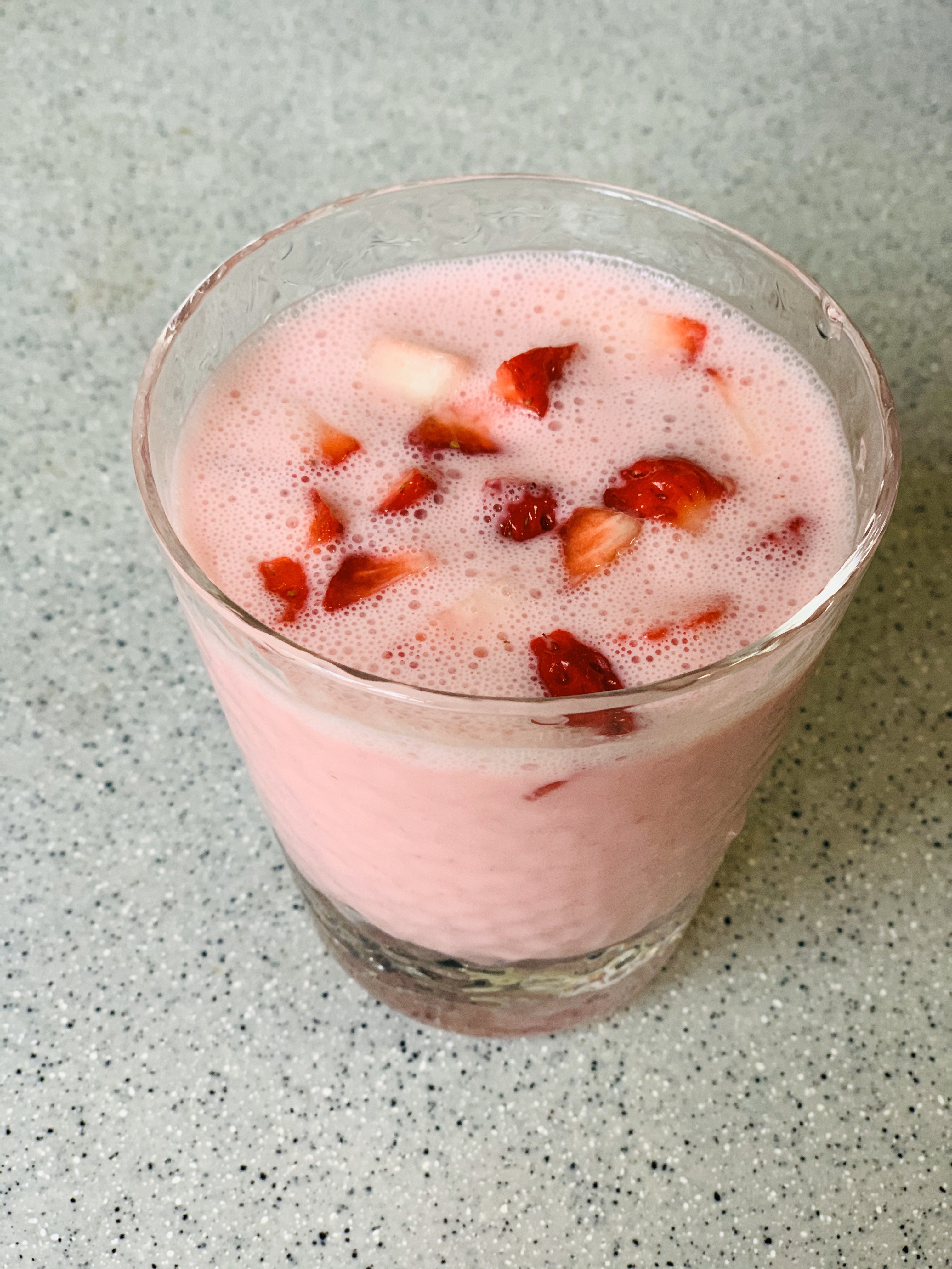 草莓季 来一杯草莓奶昔吧的做法 步骤5