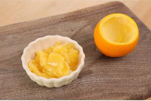橙子牛奶鸡蛋羹的做法 步骤2