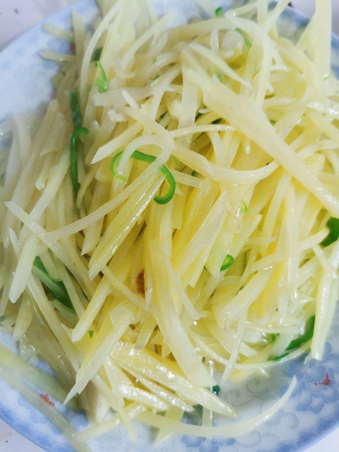 吃货小虫儿做的炒土豆丝