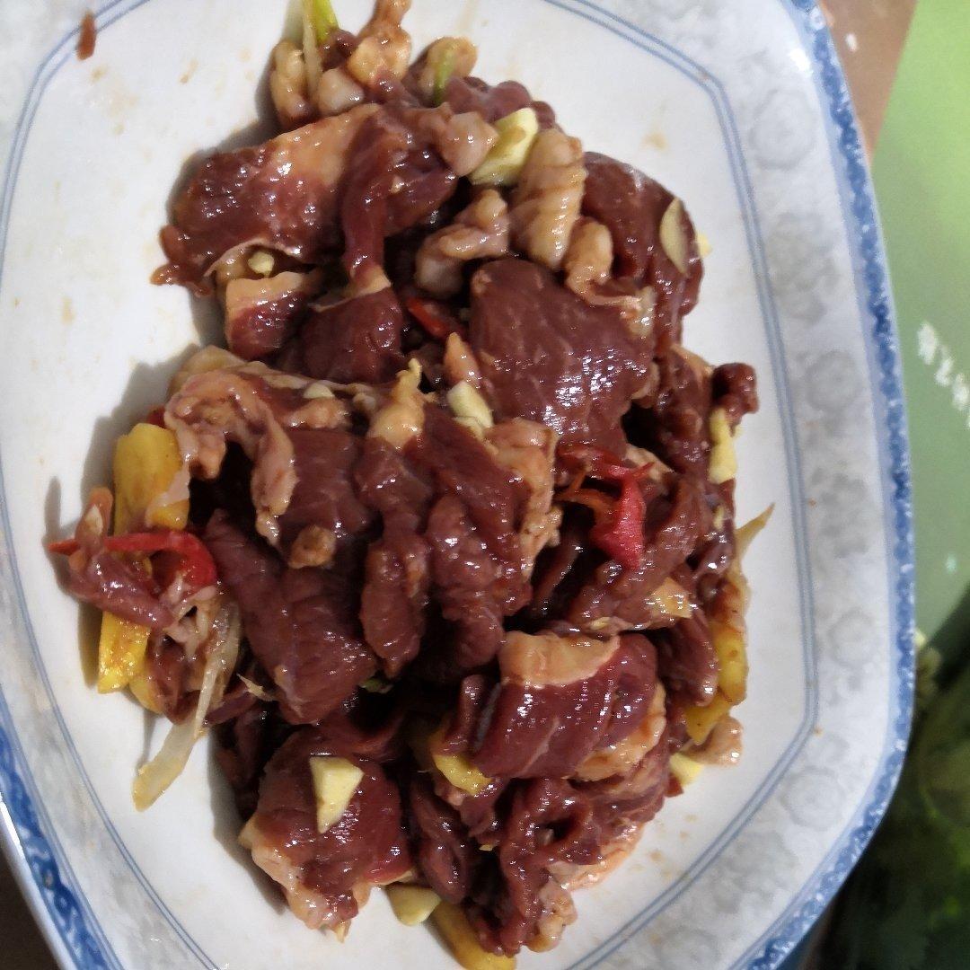 香菜炒牛肉（嫩）