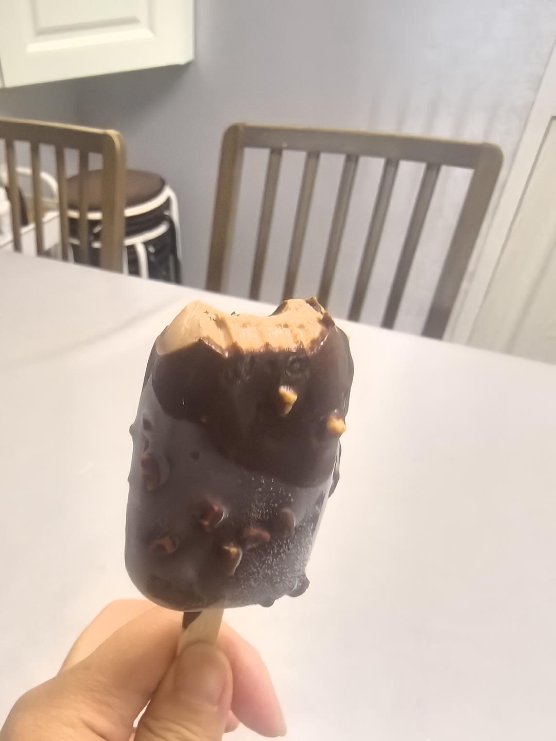 巧克力脆皮冰淇淋/细腻顺滑/味道浓郁