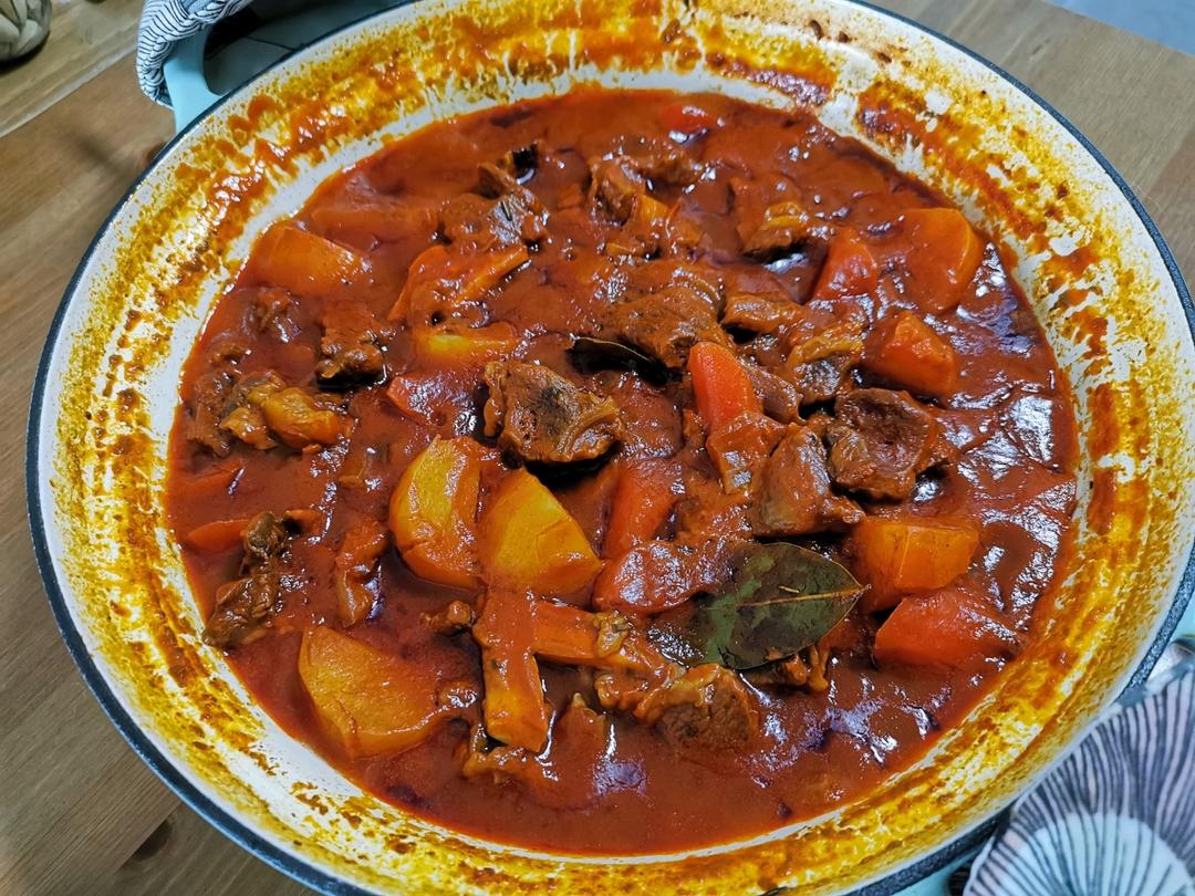 胡萝卜炖牛肋条【5-6月北鼎珐琅锅食谱】