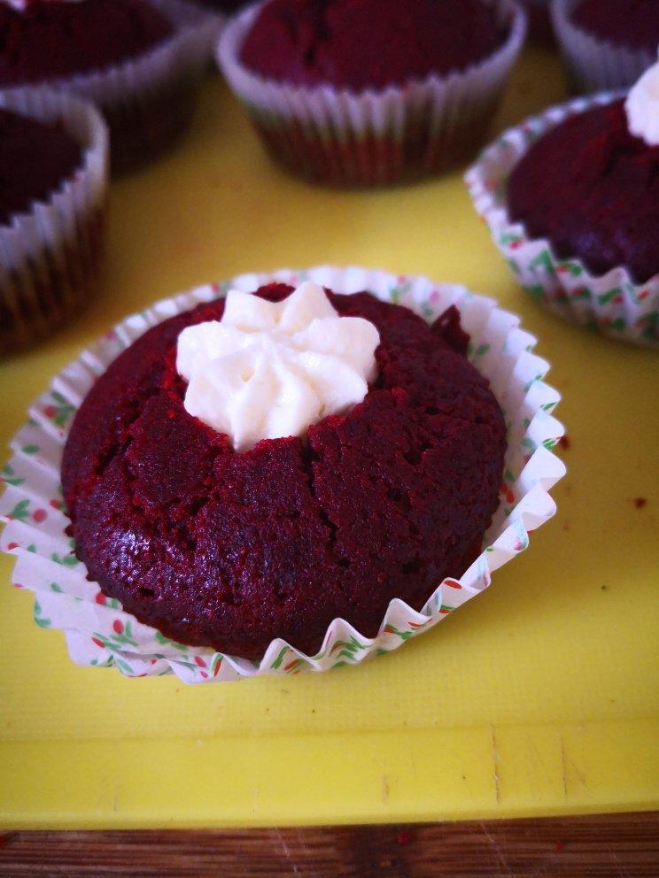 正宗红丝绒cupcake—马斯卡彭奶油霜