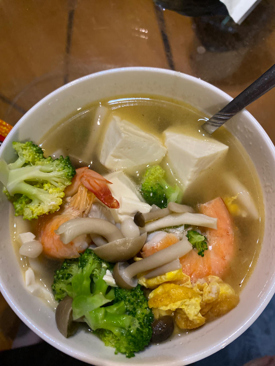 豆腐鲜虾菇菌汤