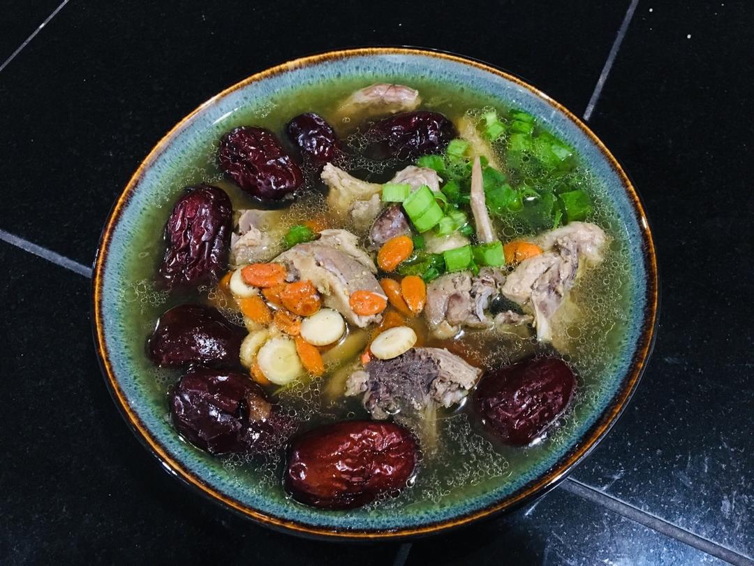 红枣枸杞乳鸽汤