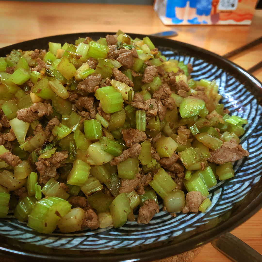 芹菜牛肉末「下饭神器」