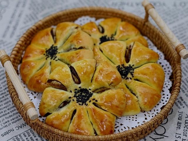 花朵豆沙面包