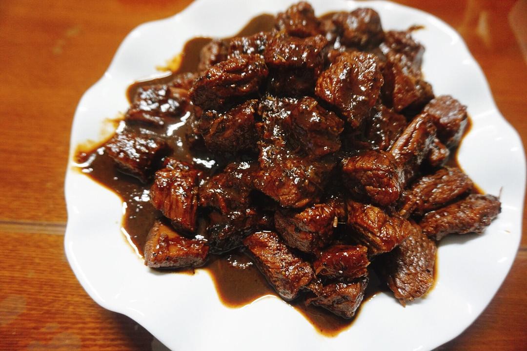 黑胡椒牛腩