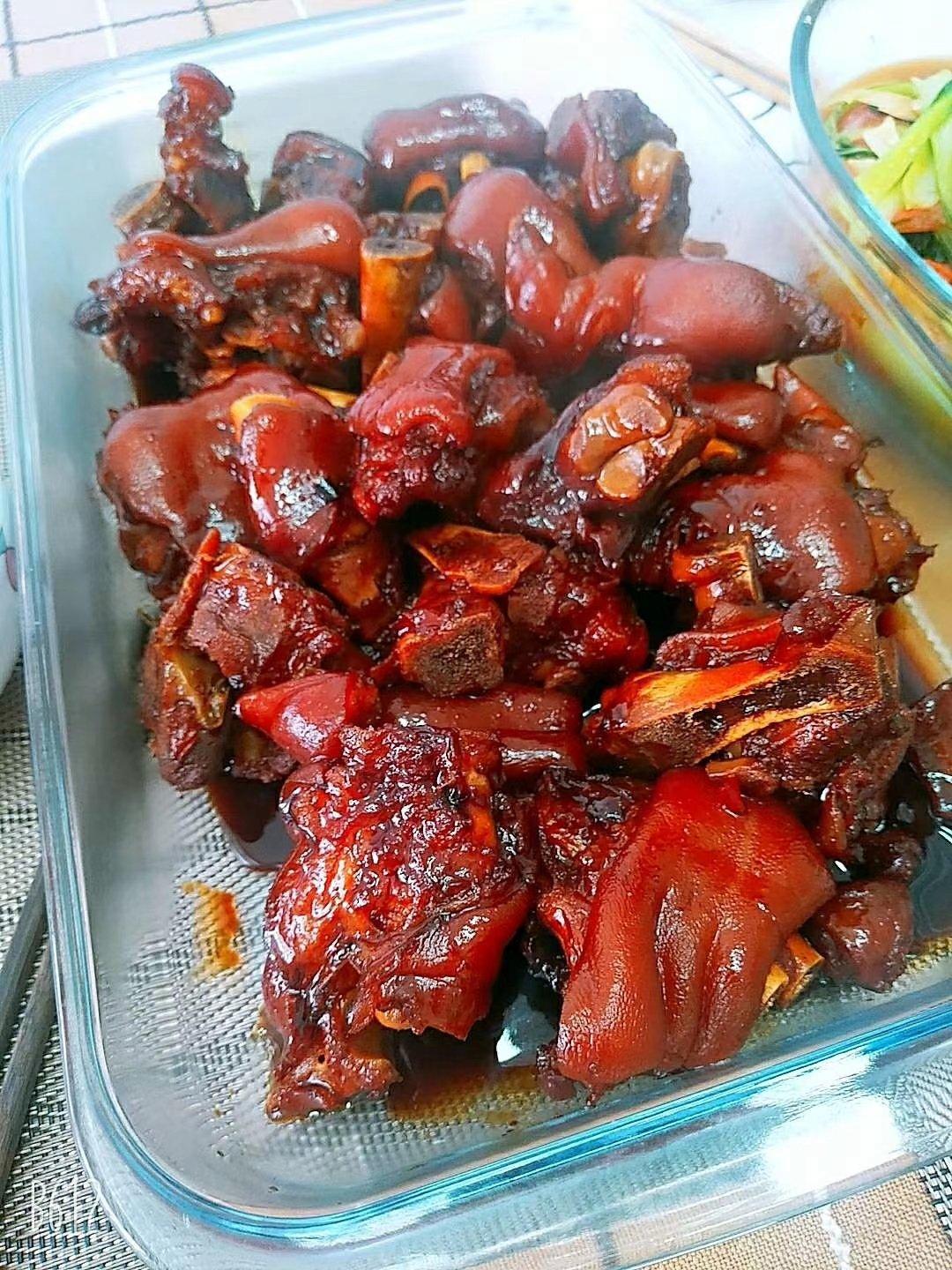 美味的家常菜：红烧猪蹄