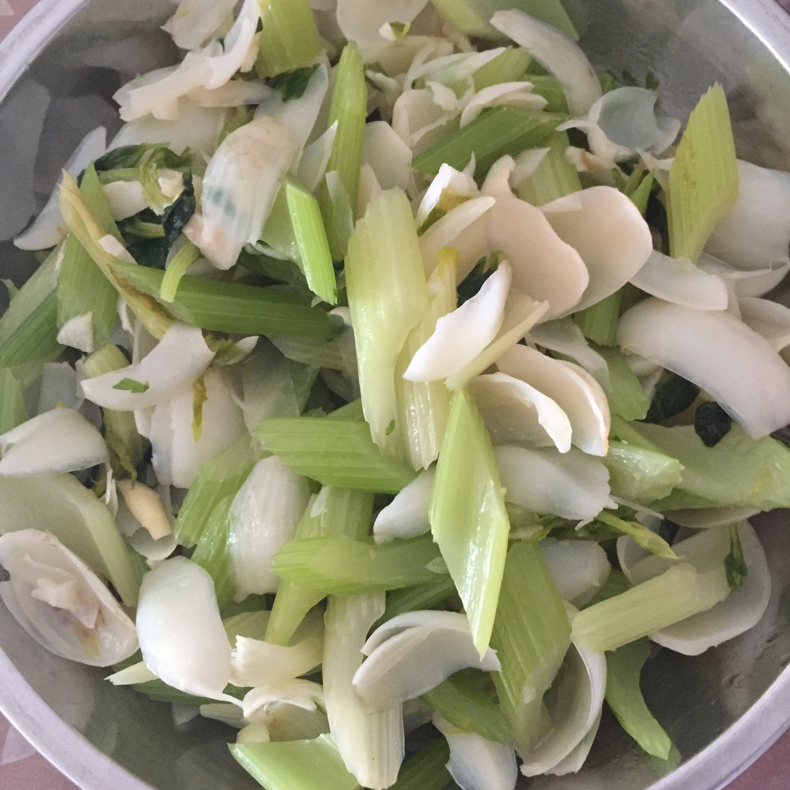 清炒百合木耳西芹