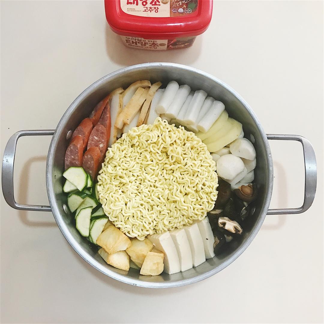 韩式年糕火锅