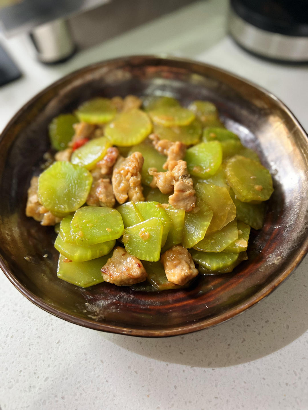 简单又好吃的莴笋炒肉