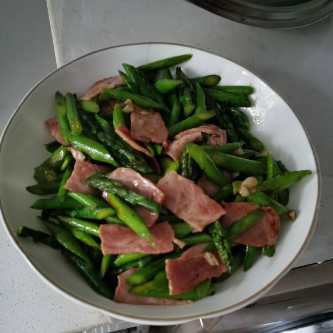 培根炒芦笋