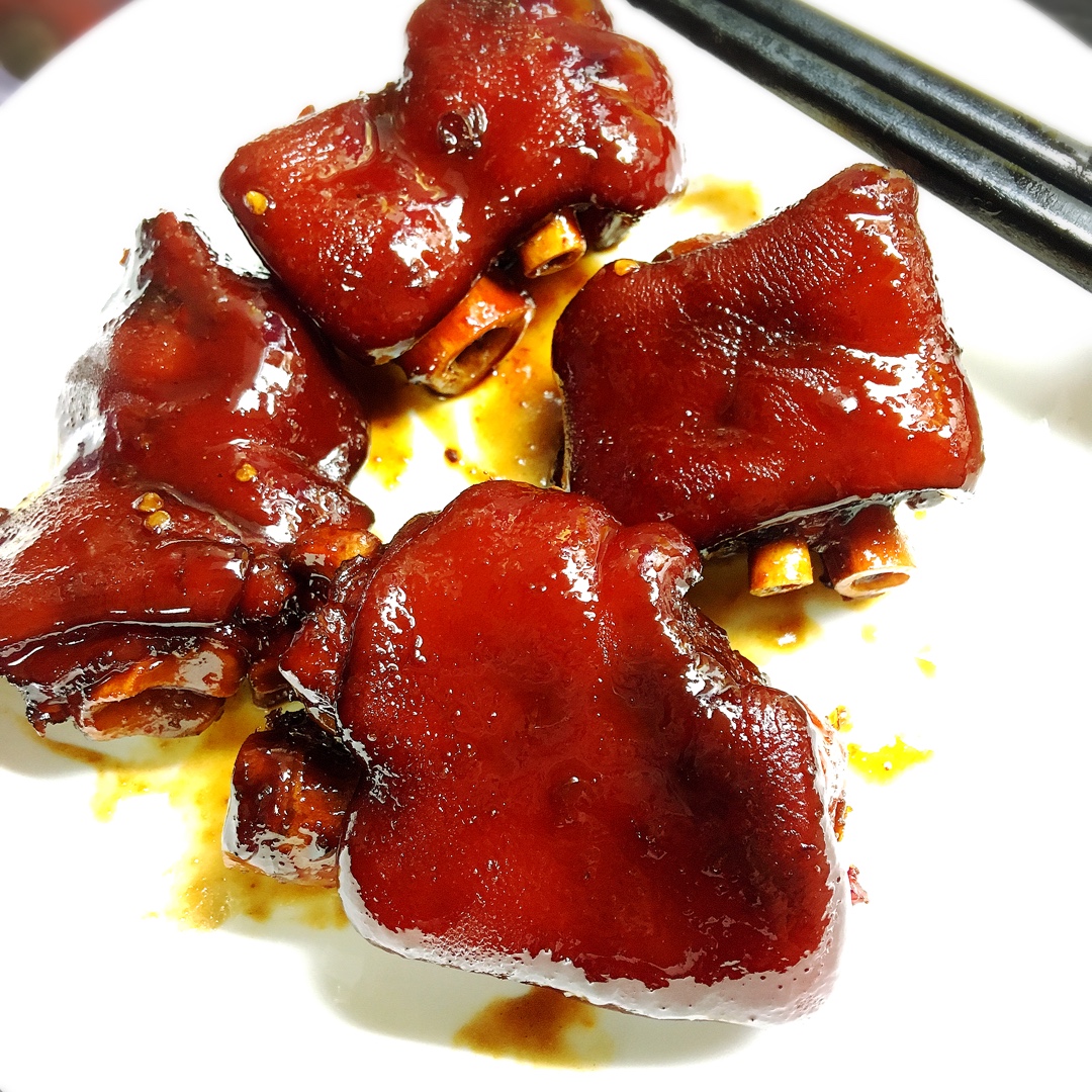 美味的家常菜：红烧猪蹄
