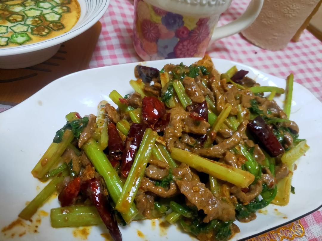 超下饭的芹菜炒牛肉