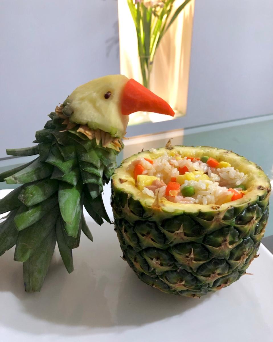 鸟语花香菠萝炒饭